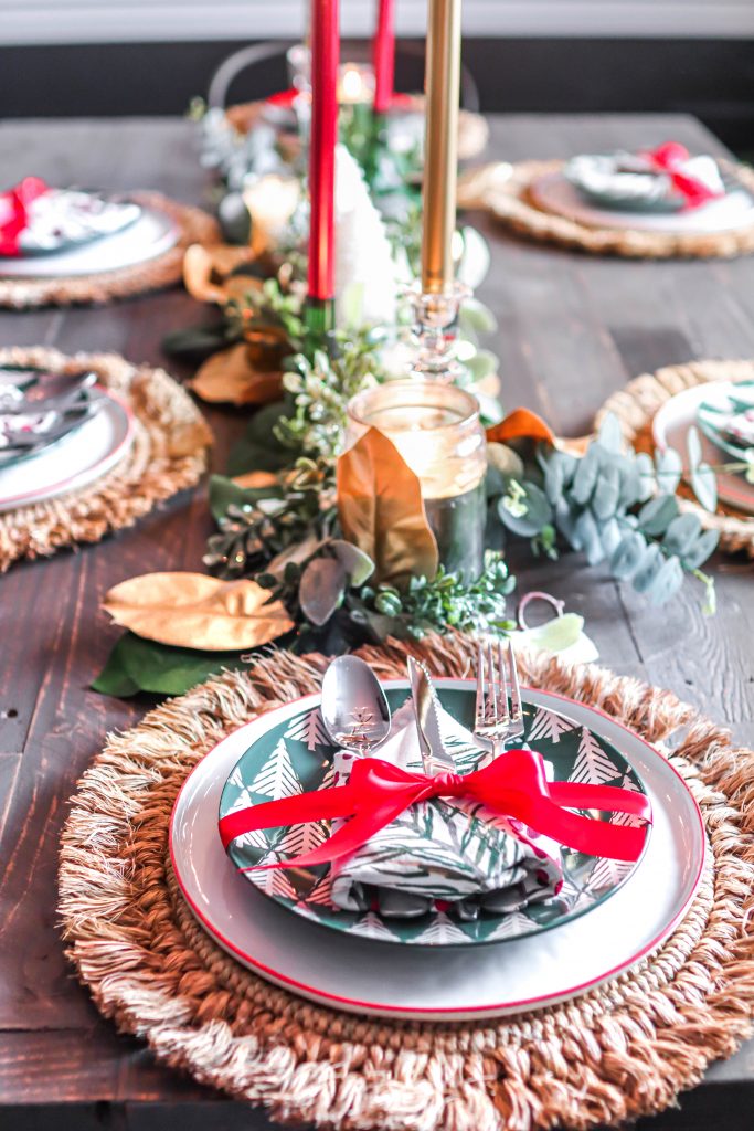 Classic Christmas Dining Table Decoration