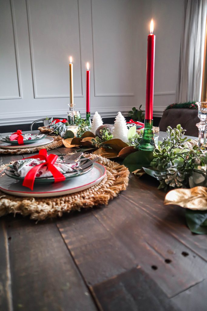 Classic Christmas Dining Table Decor