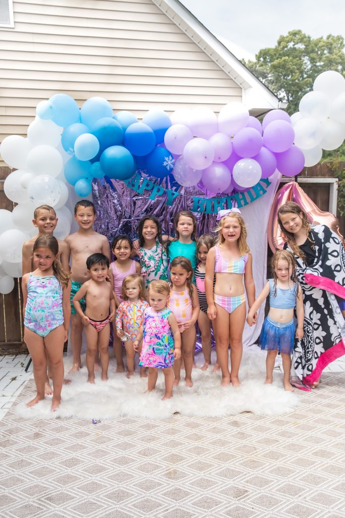 Frozen Fourth Birthday party group of kids
