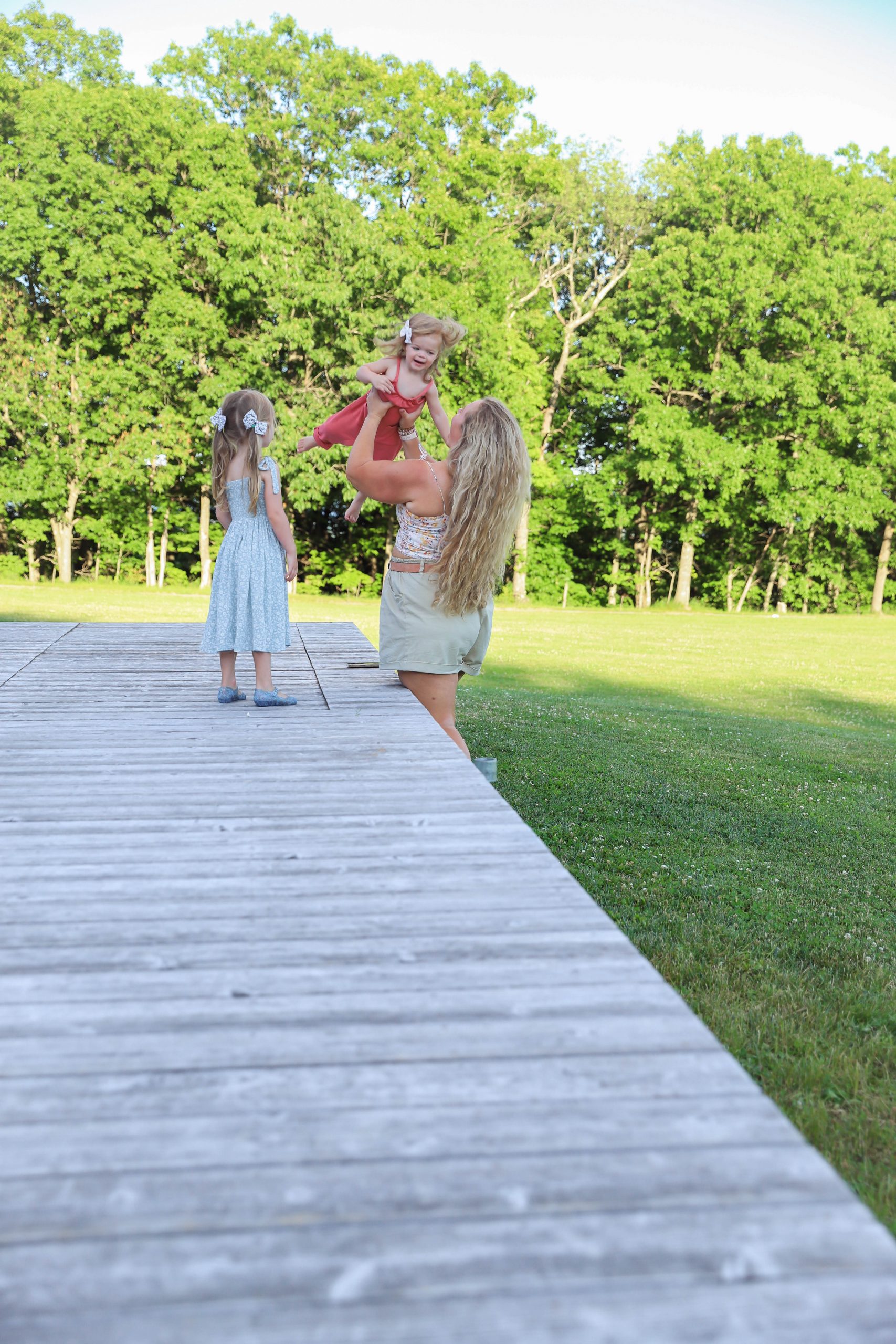 Nicki Odom with daughters at Wanderlust Family Retreats in Catskills NY