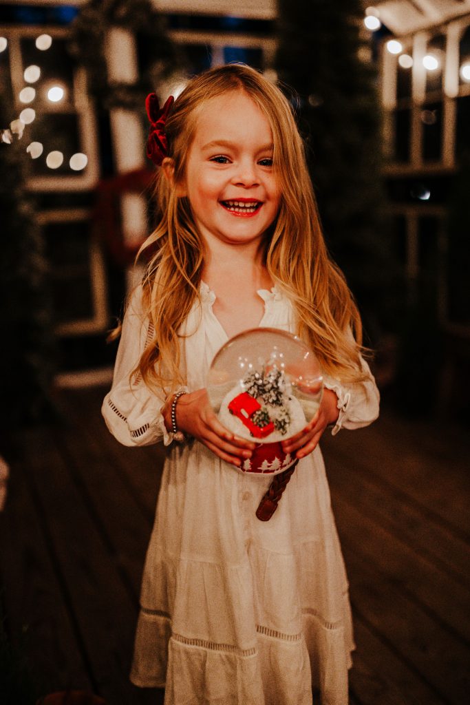 Nicki Odom's daughter in Family Christmas Photoshoot by Kristin Guynn