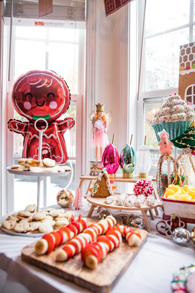 Christmas Gingerbread House making party