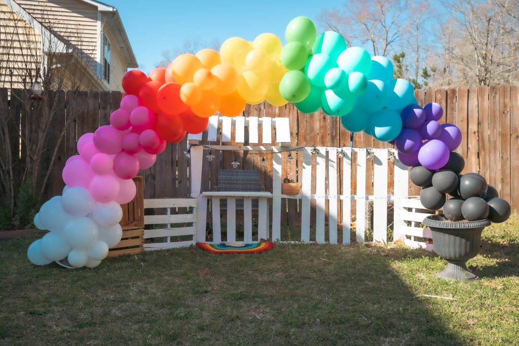 Kids Market St. Patrick's Day Pot Of Gold Rainbow arch