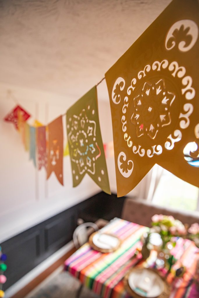 dinner table decor for cinco de mayo