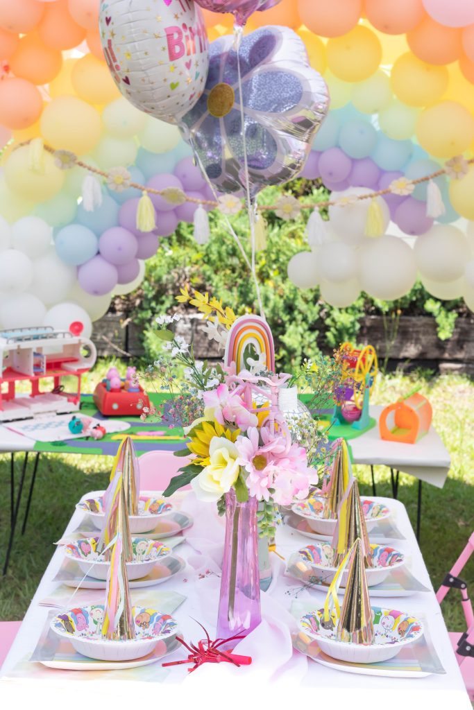 Peppa Pig Pastel Birthday Party kids party table decor