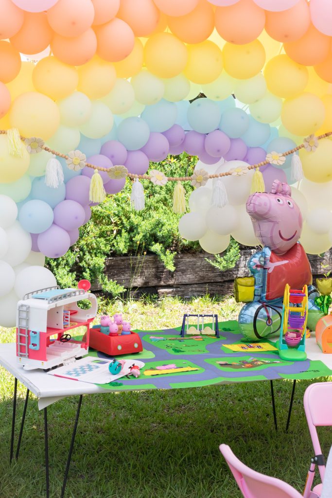 Peppa Pig Birthday Party kids party table activity imaginative play