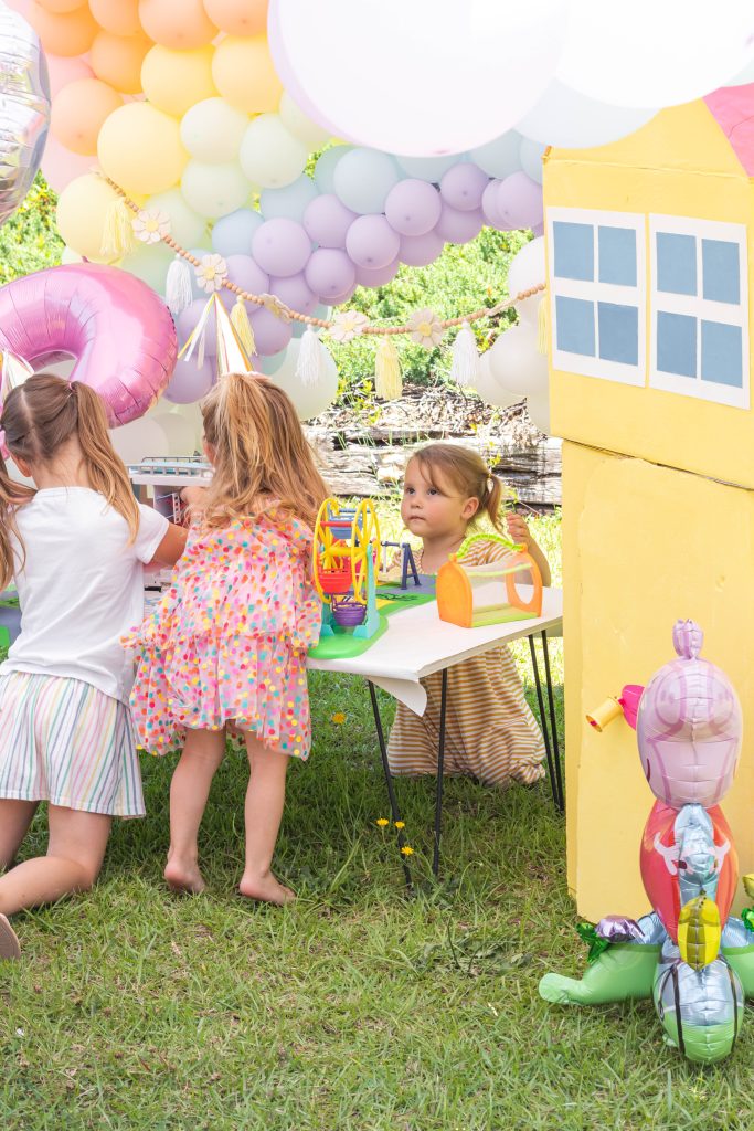 Peppa Pig Birthday Party kids party table activity imaginative play