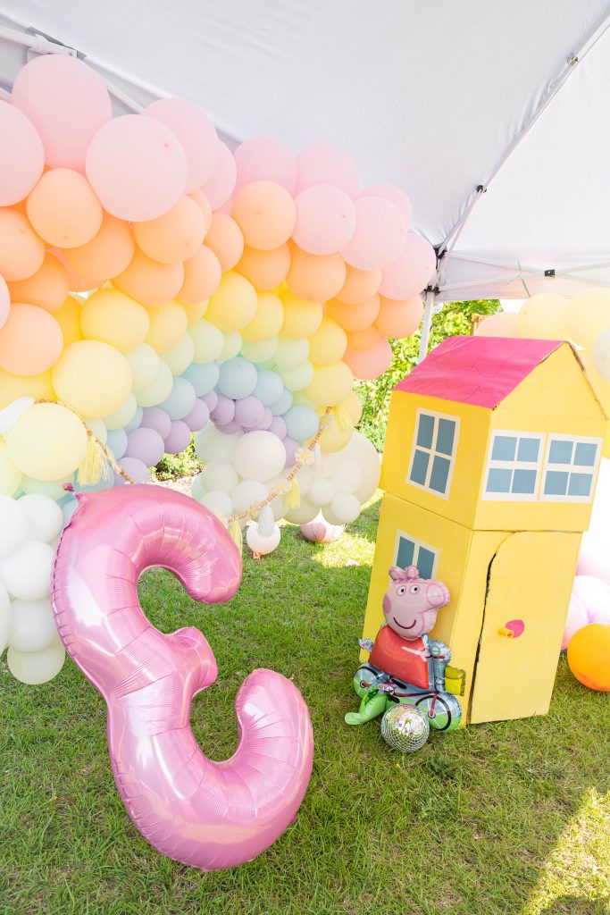 Peppa Pig Birthday Party kids party table activity imaginative play