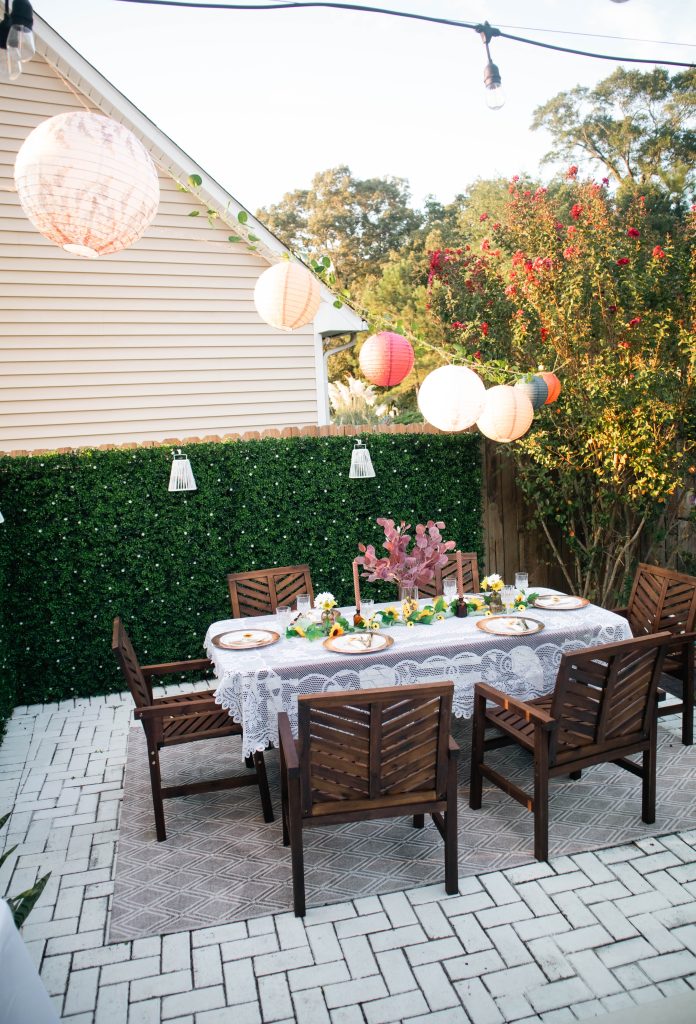 Thanksgiving Dinner Hosting decorations