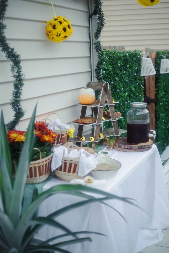 Thanksgiving Dinner Hosting decorations