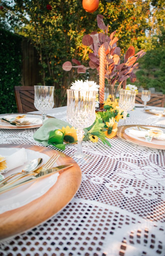 Thanksgiving Dinner Hosting decorations