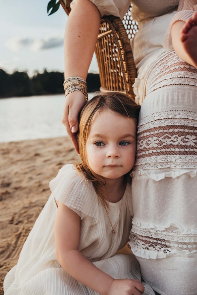 Nicki Odom and daughters for Mother's Day photoshoot, oldest daughter