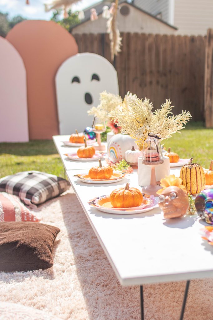 Halloween Party Pic nic table 