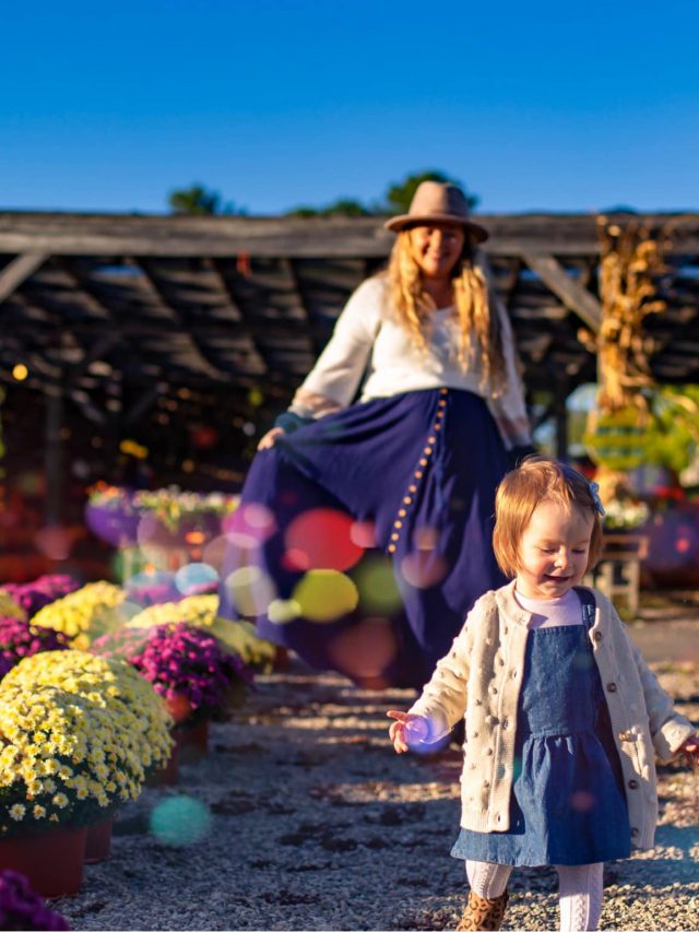 Nicki Odom with daughter at the pumpkin patch