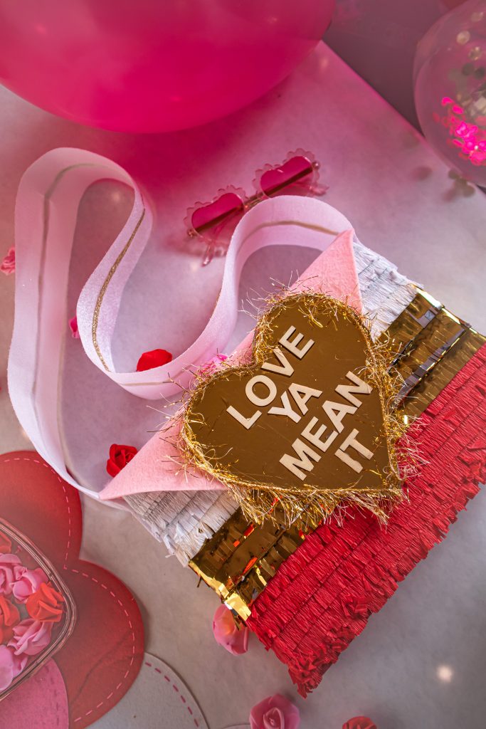 DIY Valentine's Day Messenger bag 