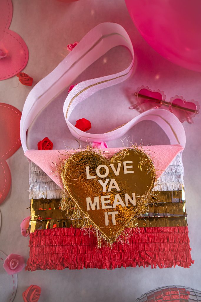 DIY Valentine's Day Messenger bag 