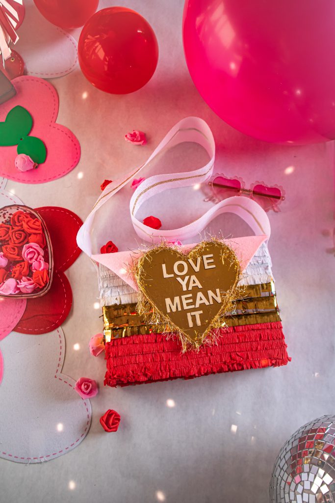 DIY Valentine's DAY Messenger Bag